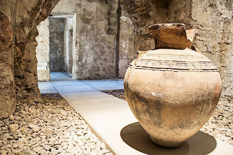 Baños del alcázar califal viaje arqueológico a la Córdoba califal Pausanias