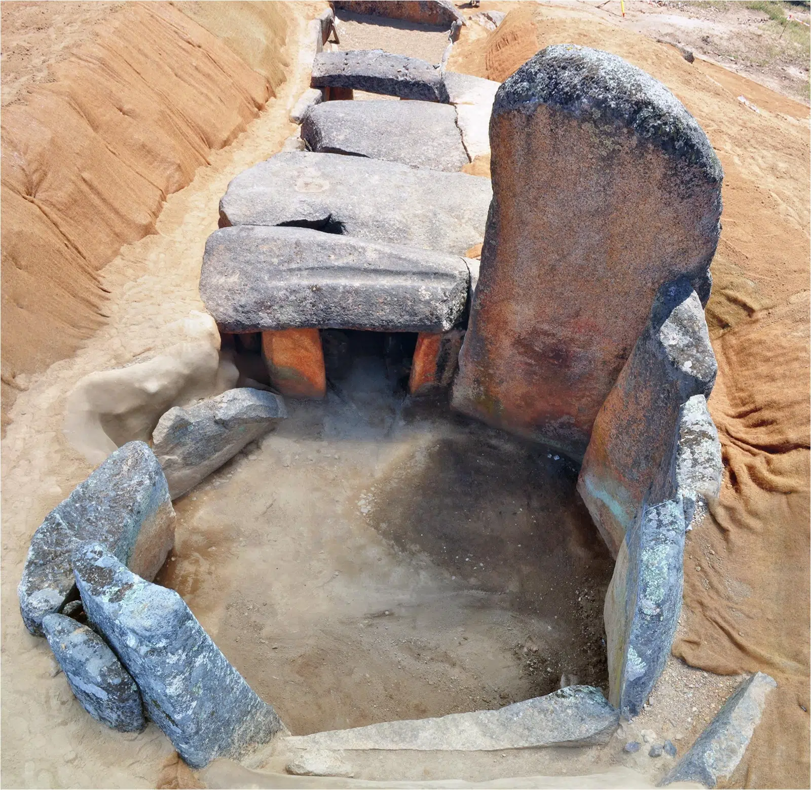 Lacara. Uso del fuego en contextos funerarios del Neolítico en Extremadura